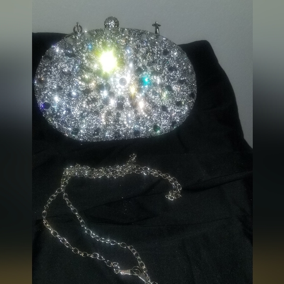 Purse - Picture 2 of 16